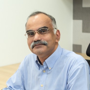 Dr Suresh Valiyaveettil