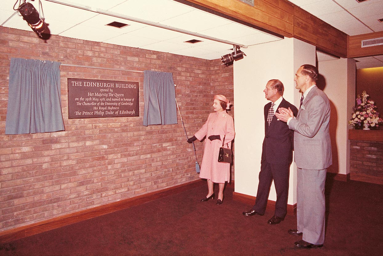 Her Majesty The Queen unveils a plaque at the opening of the Edinburgh Building in 1981